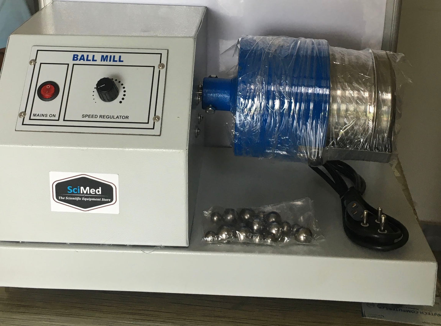 Superior heavy duty Laboratory Ball Mill 2kg Motor Driven Heavy Duty with Stainless Steel Balls